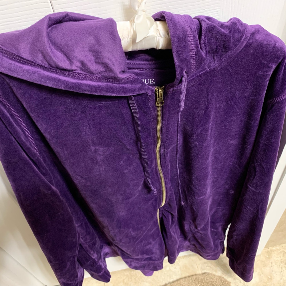 Two piece Hue Blackberry Plush suit